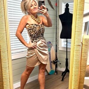 Artigli,Fun,Funky, Flirty & Fab,Cocktail Dress,Secured Strapless Upper,Size 4P